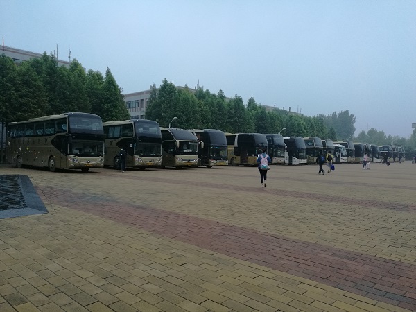 鄭州大巴車租賃:醉漢大巴吸煙被阻止,毆打大巴司機釀事故http://m.www054466.com/